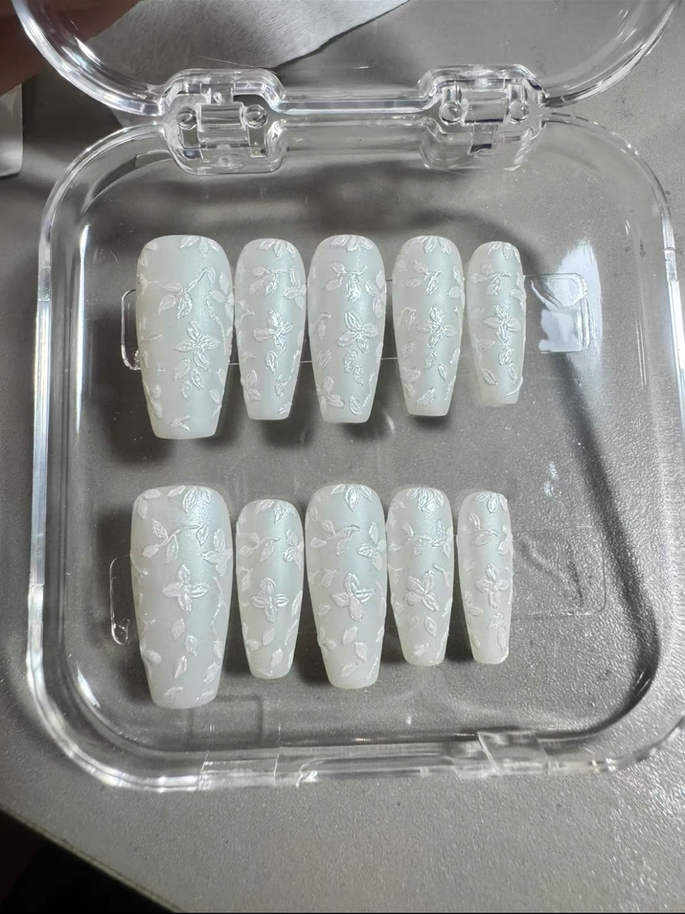 Hand made Pearl White Floral Press-On Nail Set